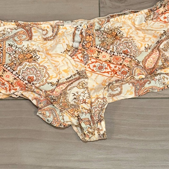 Paisley Print Women's Intimate short Shorts size LARGE - Picture 4 of 4